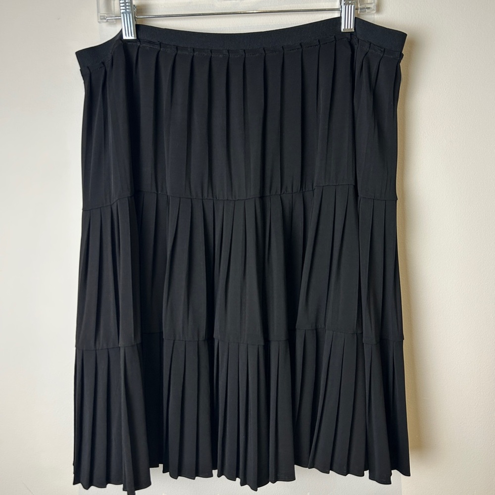 Givenchy Paris Elegant Black Pleated Midi Skirt Stretchy Viscose Blend Size L
